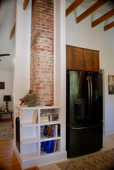 Building Photo - 4105 Dinglewood Ave