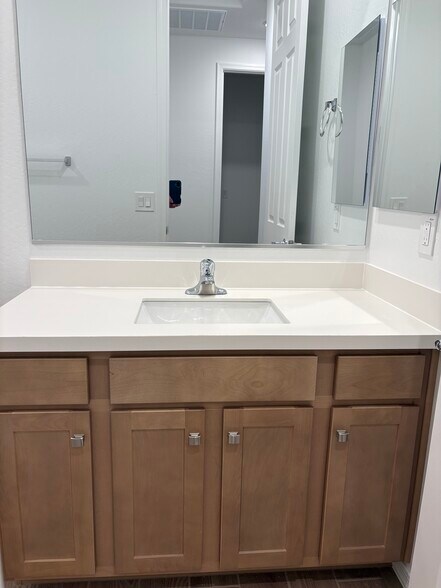 Building Photo - 675 W Riparian Dr