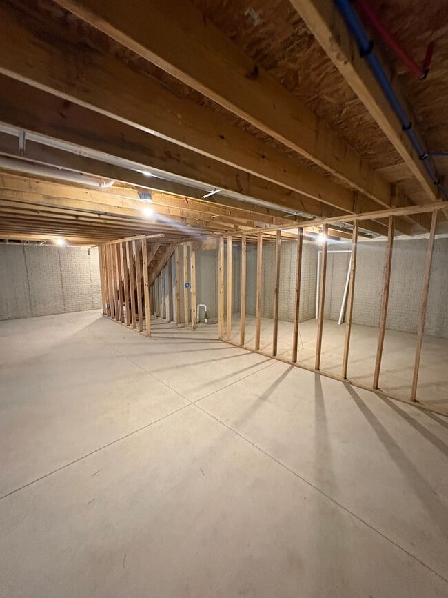 Building Photo - 709 Stephanie Ct