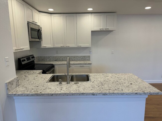 Building Photo - 25015 Peachland Ave