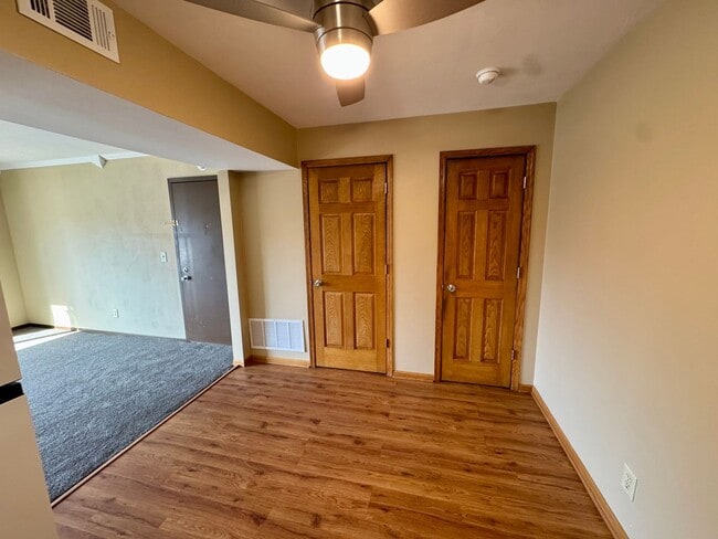 Building Photo - Updated 2BR Condo in Fox Meadows – New Flooring + Appliances