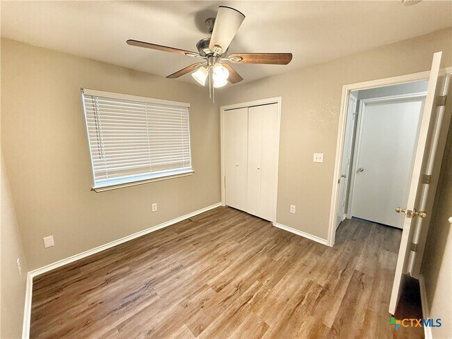 Building Photo - 2774 FM1044