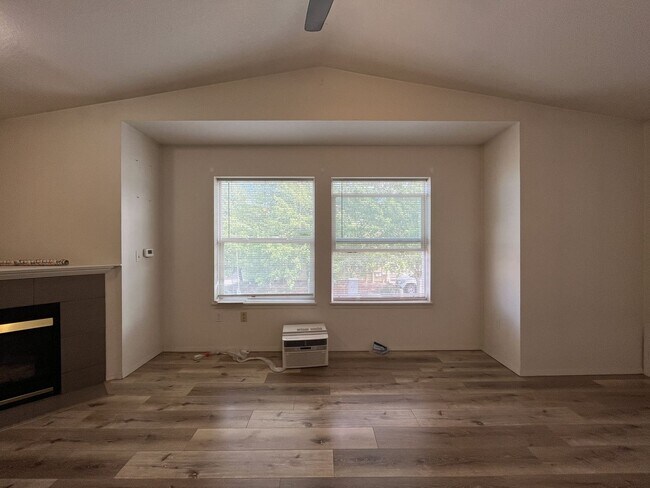 Building Photo - 15074 NW Central Dr