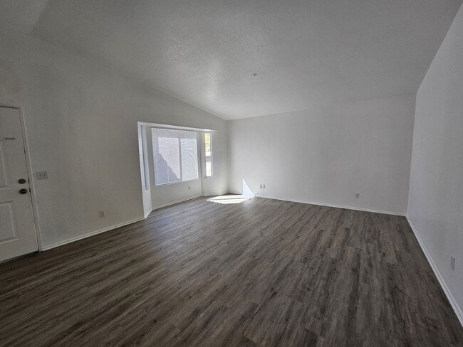 Building Photo - ***ALL BRAND NEW INSIDE***3 BED 2 BATH