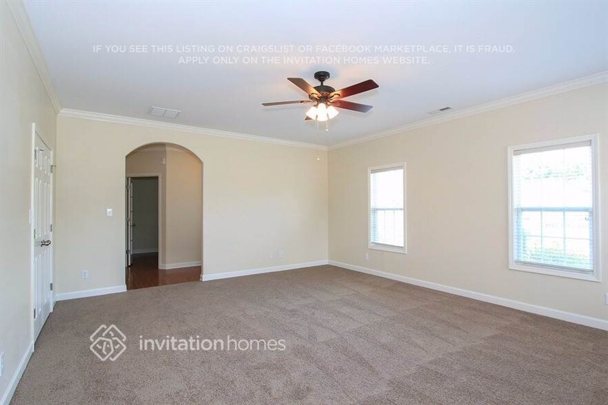 Building Photo - 5013 Clover Hill Rd