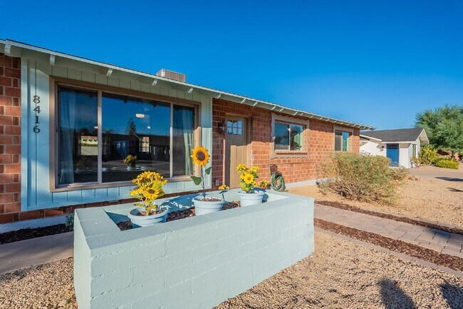Building Photo - 8416 E Rancho Vista Dr