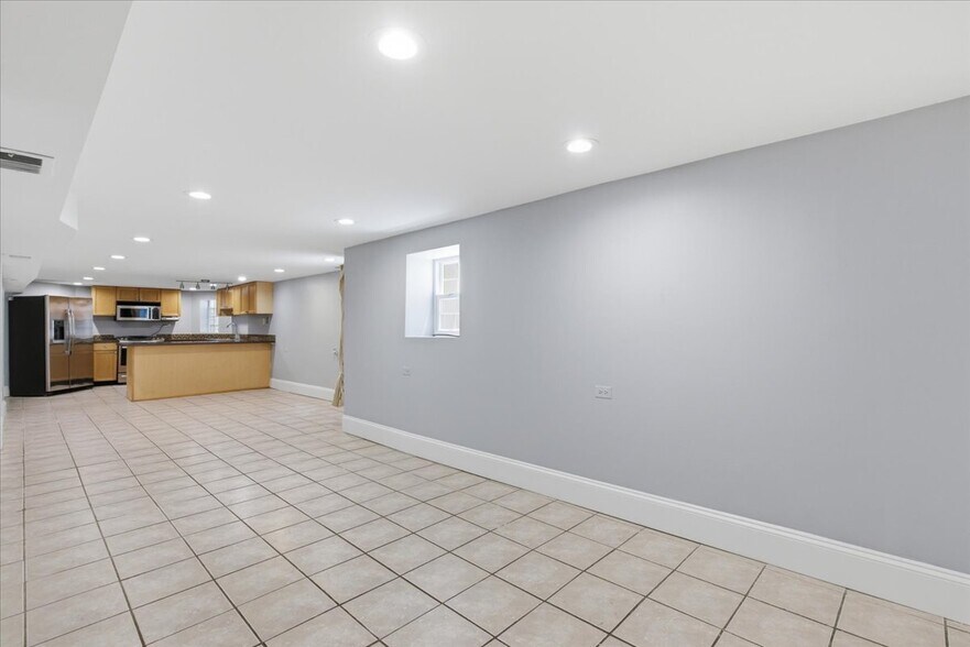 Building Photo - 2117 N Humboldt Blvd