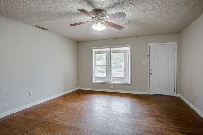 Building Photo - Pre Leasing for fall 2026! 2/1 in Tech Terrace