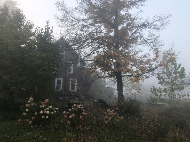 Farmhouse - 388 Eichybush Rd