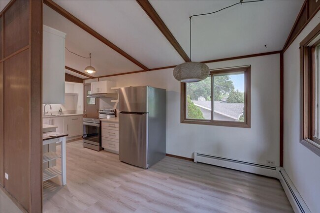 Building Photo - 6404 Maywood Ave