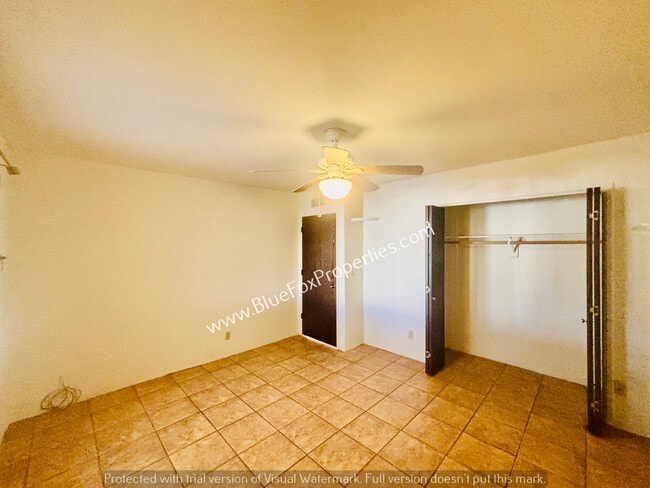 Building Photo - 2712 N Cloverland Ave