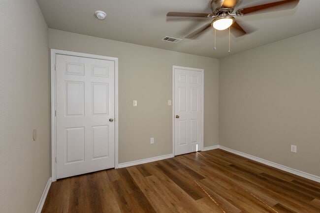 Building Photo - Cozy and well maintained 2 Bed / 1 bath home in Beaumont! Move in ready!