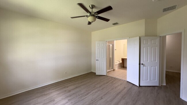Building Photo - 3042 Grandiflora Dr