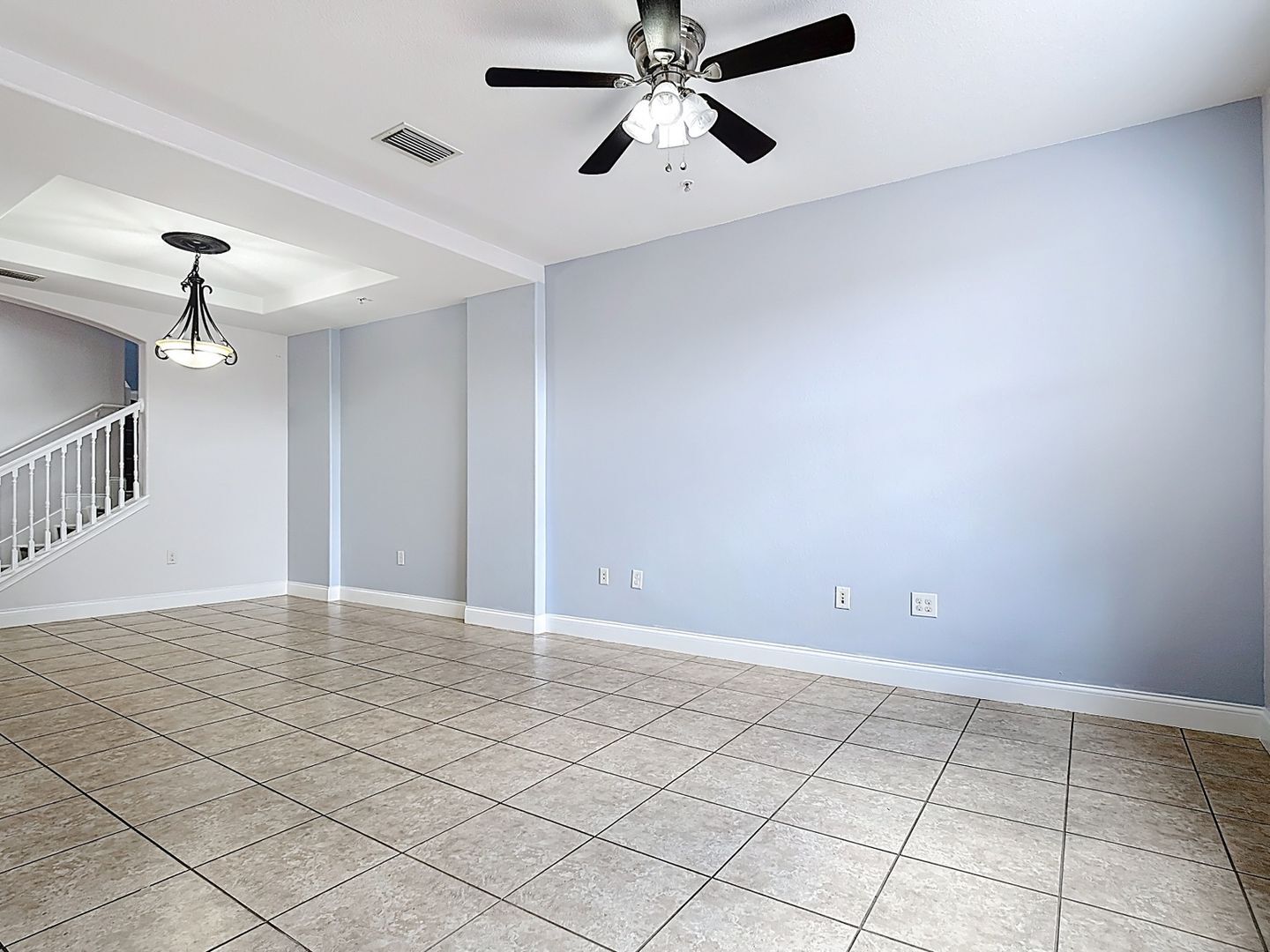 Building Photo - 2380 Bella Vista Dr