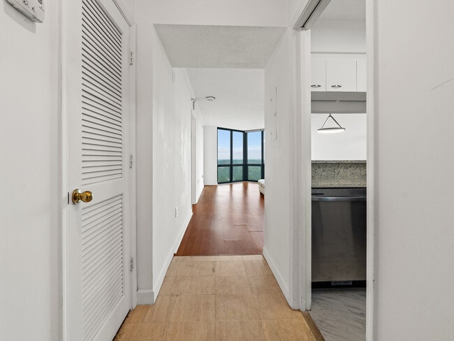 Building Photo - 2870 Pharr Ct S Northwest