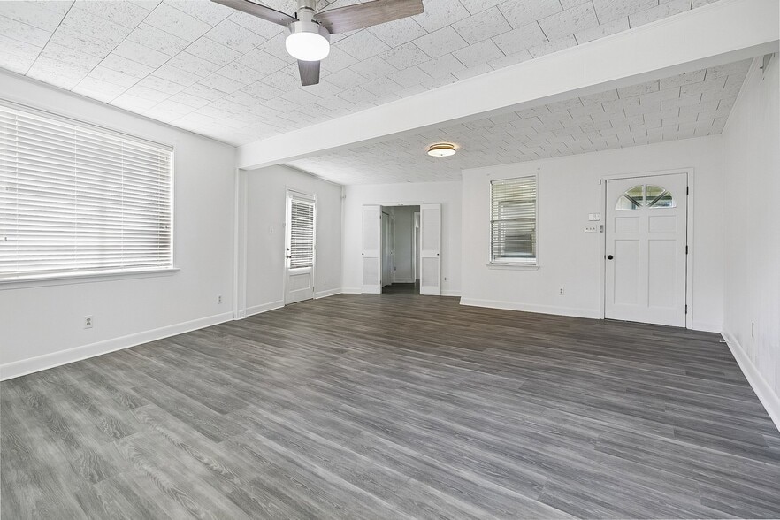 Building Photo - 1322 Knollwood Dr