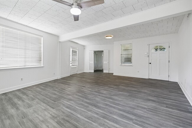 Building Photo - 1332 Knollwood Dr