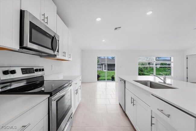 Building Photo - 4138 E Gator Cir