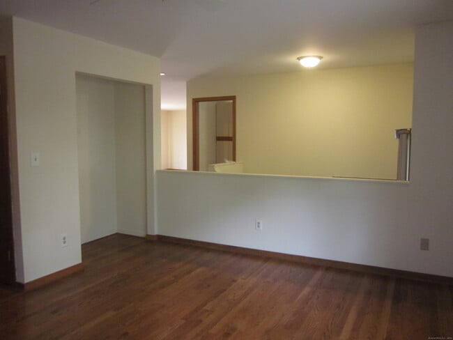 Building Photo - 690 Forest Rd