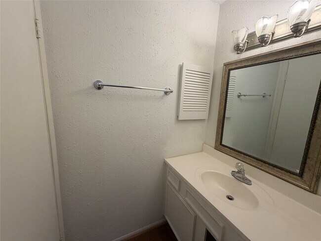 Building Photo - 7821 Cook Rd