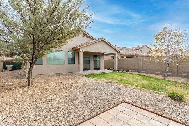 Building Photo - 5 bedroom home in the Anthem Parkside