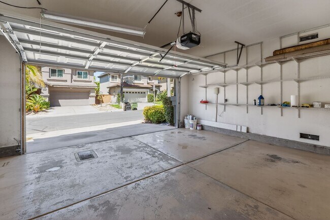 Building Photo - 10009 Kika Ct