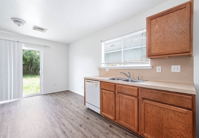 Building Photo - 4114 Heritagestone Dr