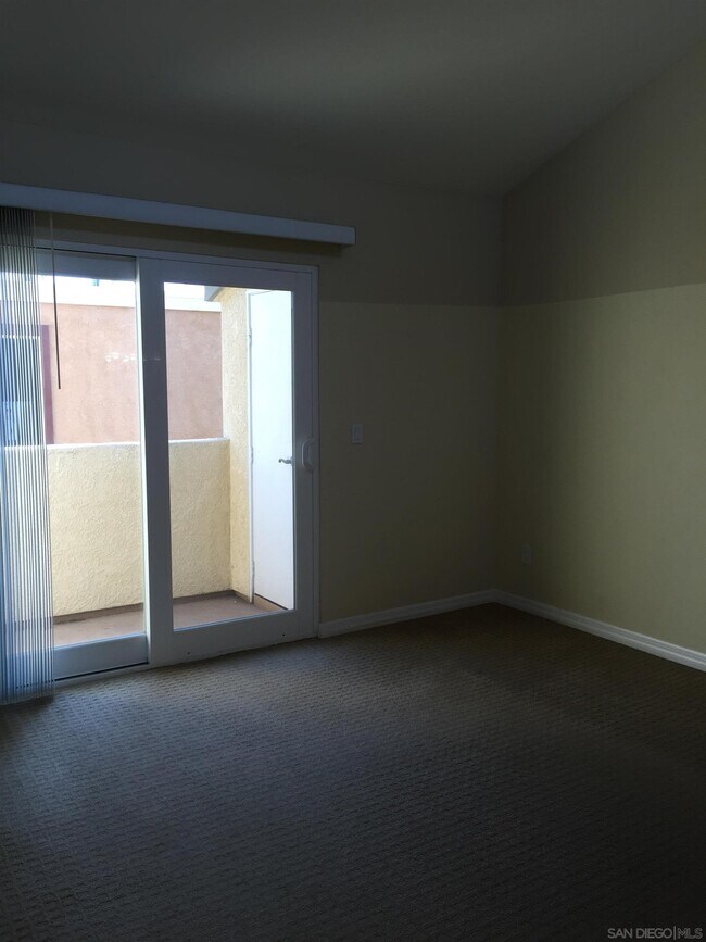 Building Photo - 5252 Balboa Arms Dr