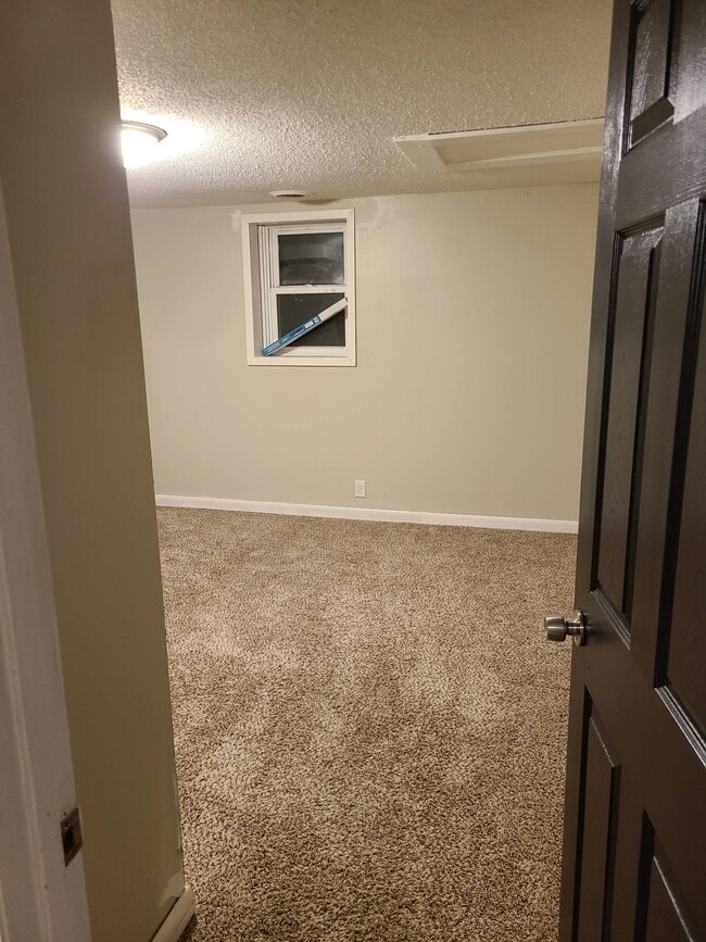 Building Photo - 1804 Southlawn Dr