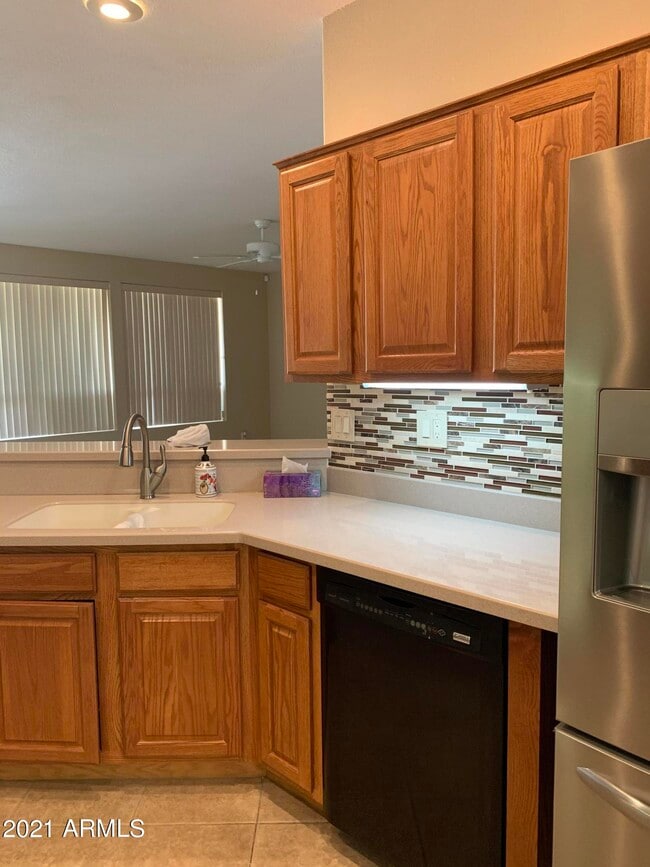 Building Photo - 15136 W Corral Dr