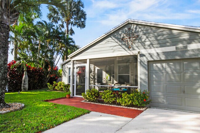 Building Photo - 9165 Beverly Ct