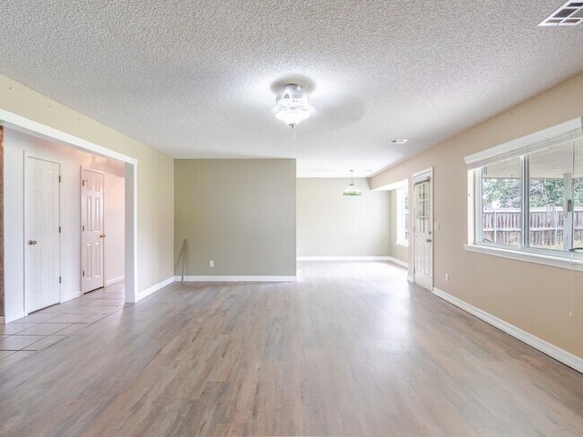 Building Photo - 1005 N Flamingo Rd