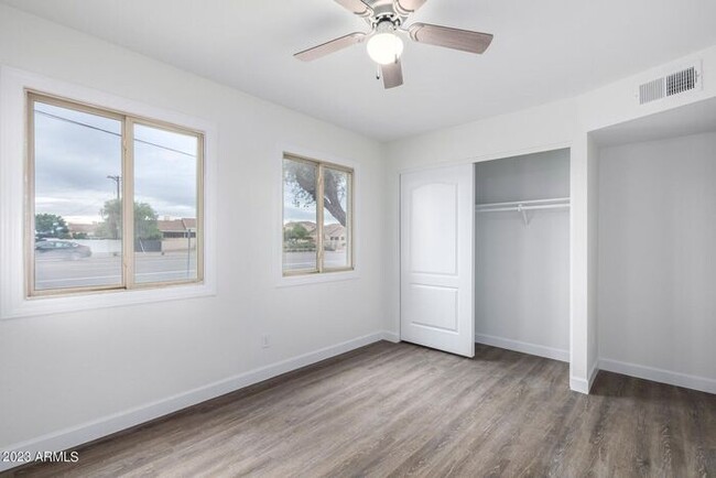 Building Photo - Furnished Optional 3 bed 2 bath Townhome