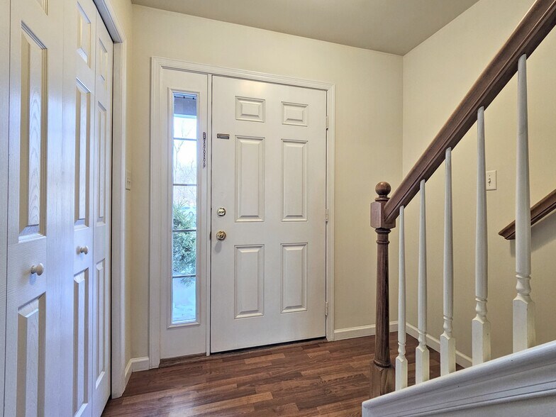 Building Photo - 157 Marble Ave