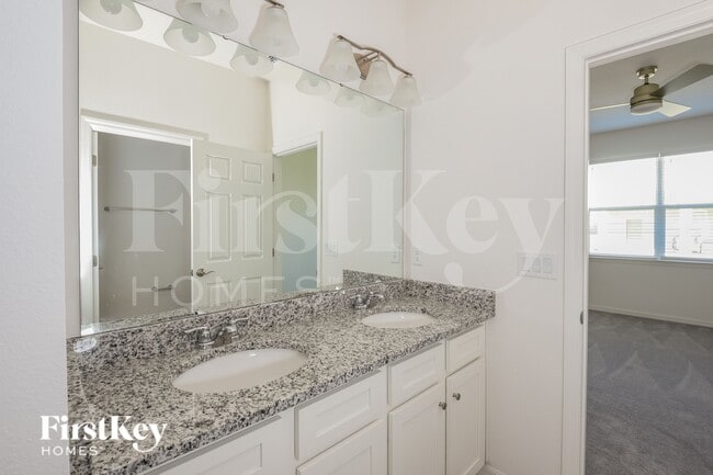 Building Photo - 1234 Ponca Rd