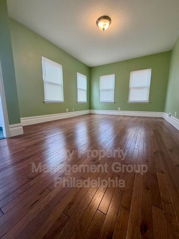 Building Photo - 3847 Spring Garden St