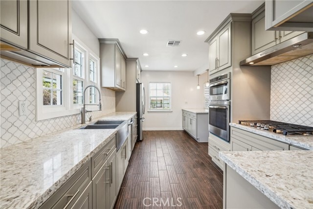 Building Photo - 3816 S Victoria Ave