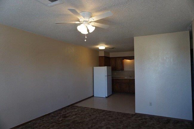 Building Photo - Diamond Apartments