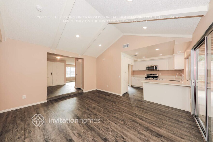 Building Photo - 504 Northpark Blvd W