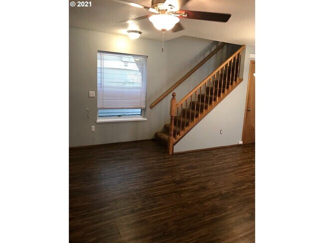 Building Photo - 6867 N Fessenden St