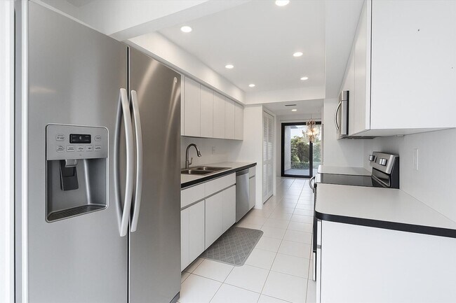 Building Photo - 609 Bridgewood Dr