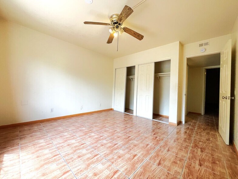 Building Photo - 1349 Walnut Ave