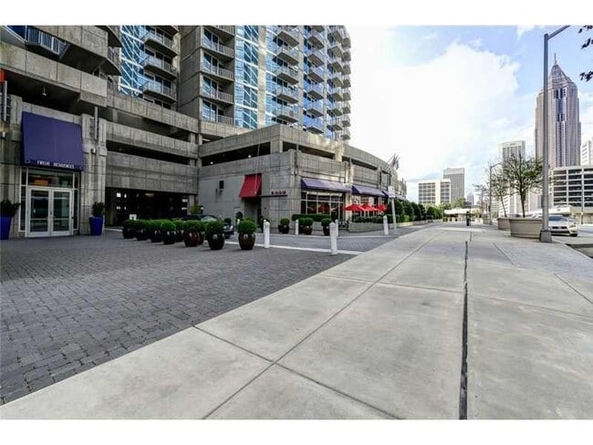 Primary Photo - 400 W Peachtree St NW