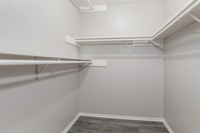 Building Photo - 10555 Turtlewood Ct