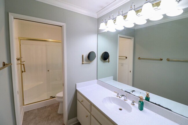Building Photo - 1050 Pacifica Dr