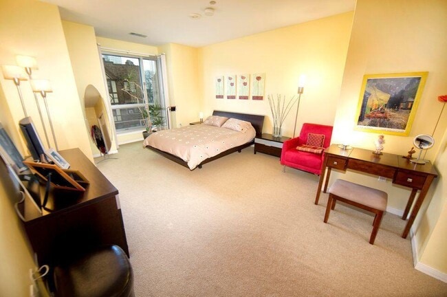 Building Photo - 1522 N Prospect Ave