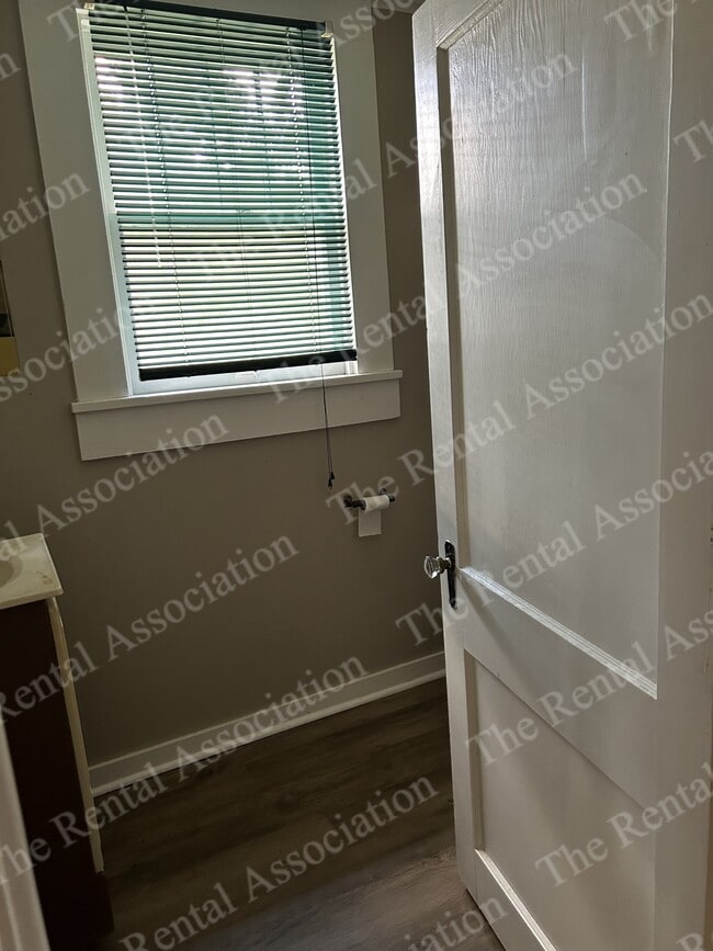 Building Photo - 201 S Farmerville St