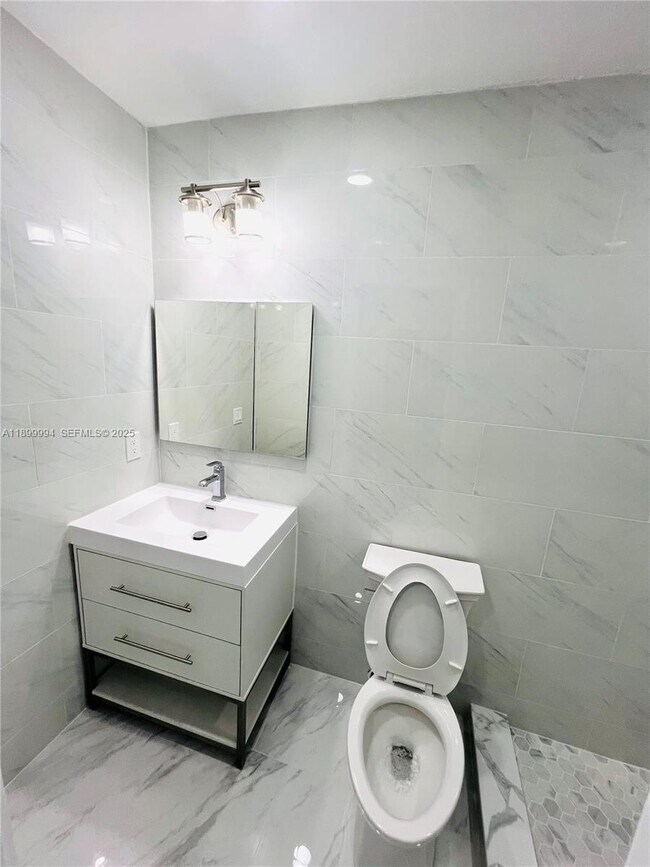 Building Photo - 10370 SW 174th Terrace