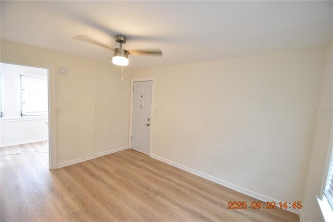 Building Photo - 1156 Sunset Point Rd