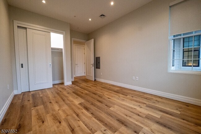 Building Photo - 1722 Springfield Ave